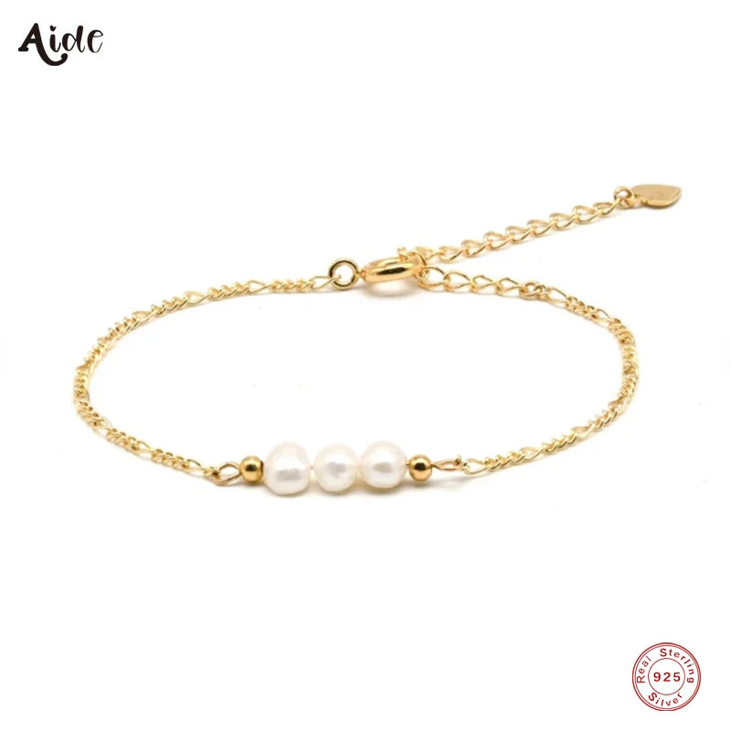 Pulsera de plata de ley 925 para mujer con tres cuentas tipo perla.