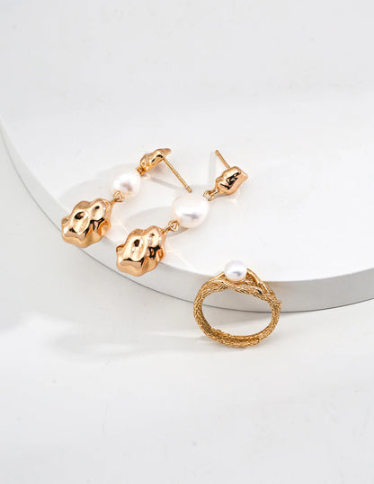 Anillo minimalista con perla natural