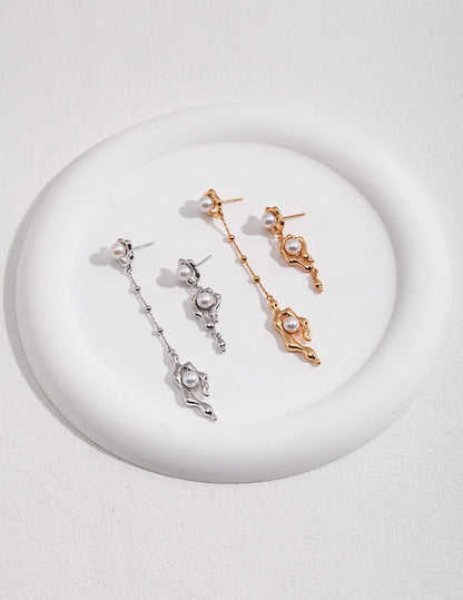 Pendientes Elegantes con Perlas Asimétricas