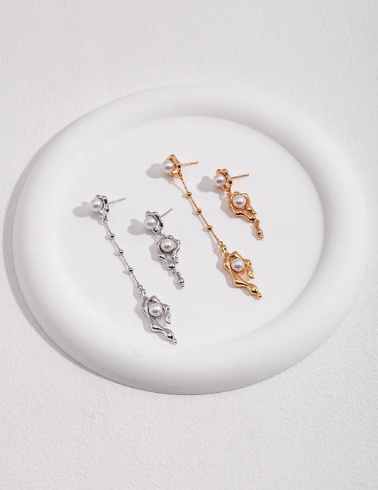 Pendientes Elegantes con Perlas Asimétricas