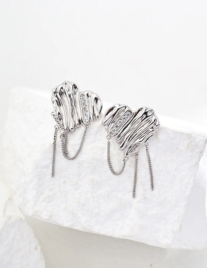 Pendientes en forma de corazón con circonita.