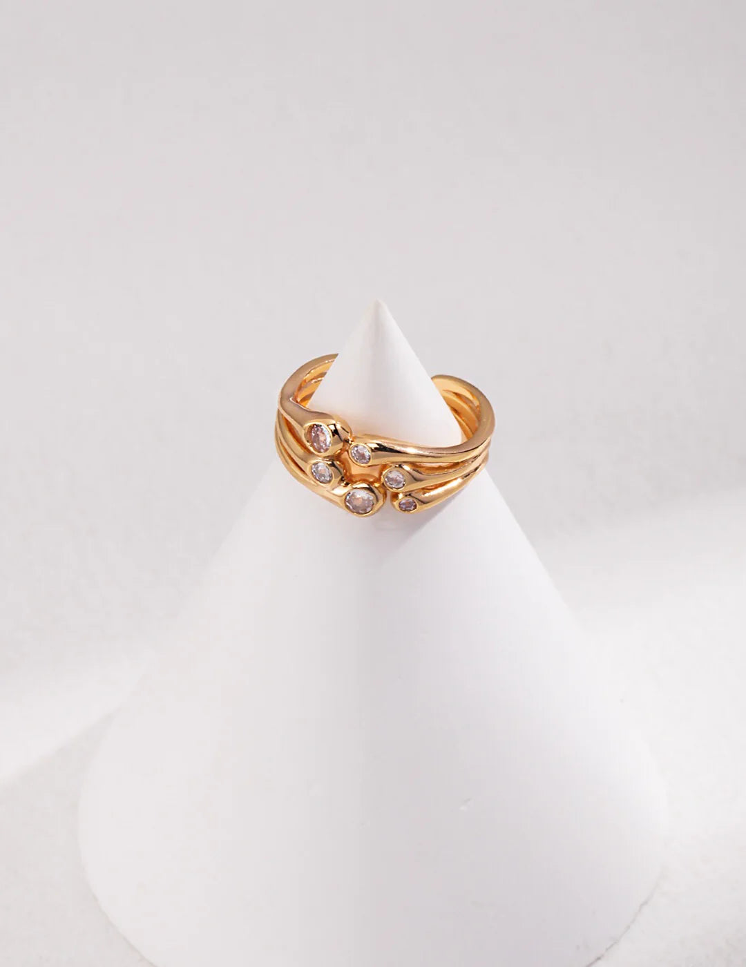 Anillo Minimalista con Circonita Apilable