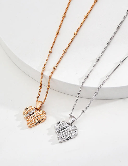 Collar sencillo en forma de corazón con circonita