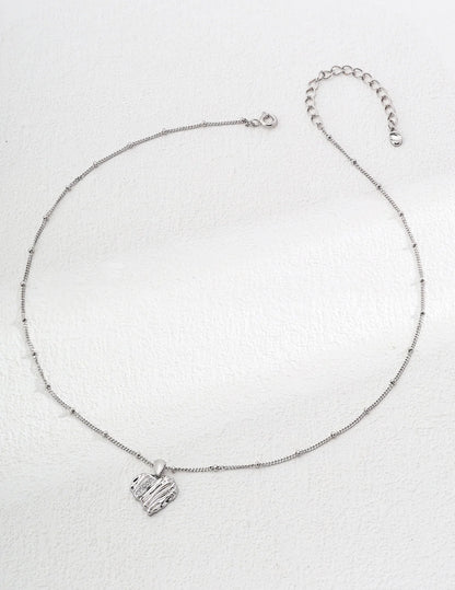 Collar sencillo en forma de corazón con circonita