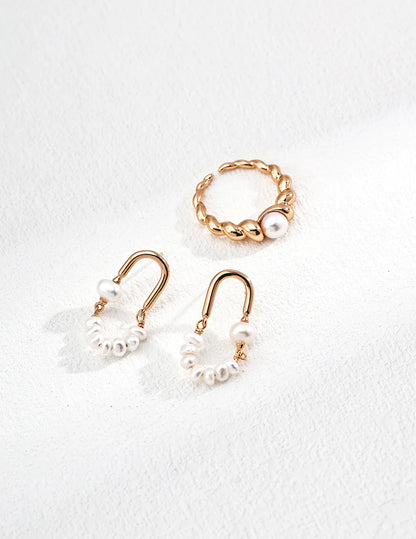 Pendientes de perla natural a la moda