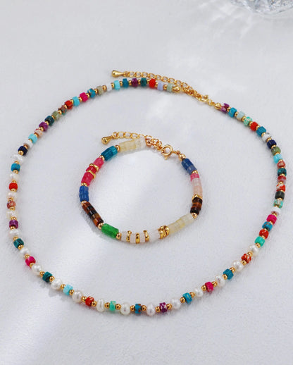 Collar de perlas con piedras de colores (arcoíris)