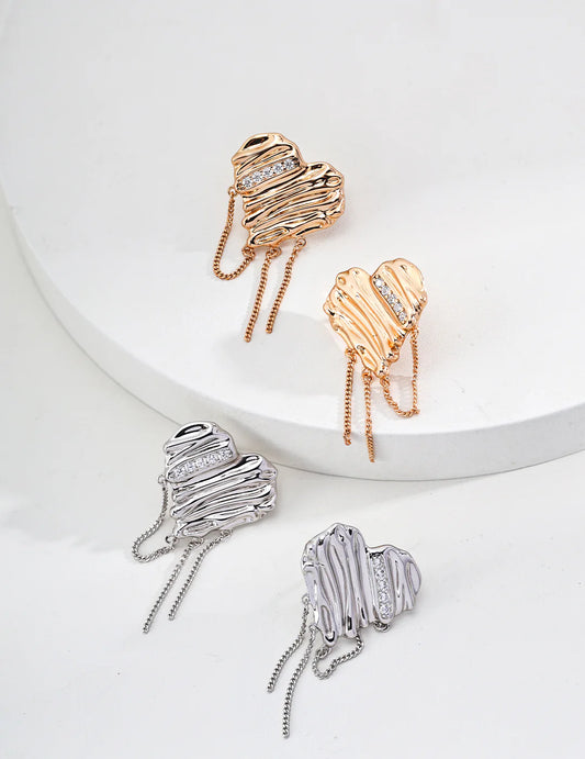Pendientes en forma de corazón con circonita.