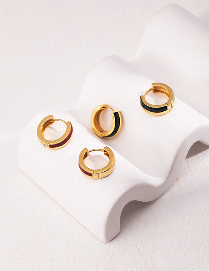 Pendientes bicolor de aro ancho con esmalte efecto goteado