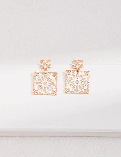 Pendientes cuadrados con esmalte efecto goteo