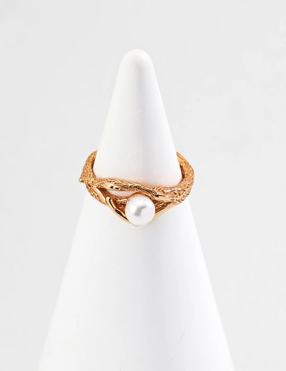 Anillo minimalista con perla natural
