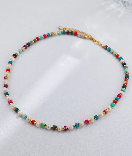 Collar de perlas con piedras de colores (arcoíris)