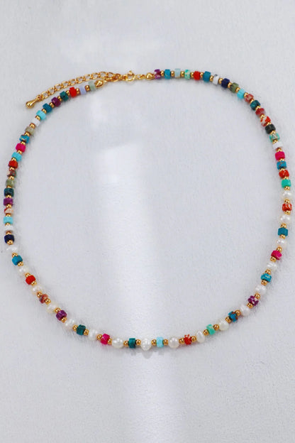 Collar de perlas con piedras de colores (arcoíris)