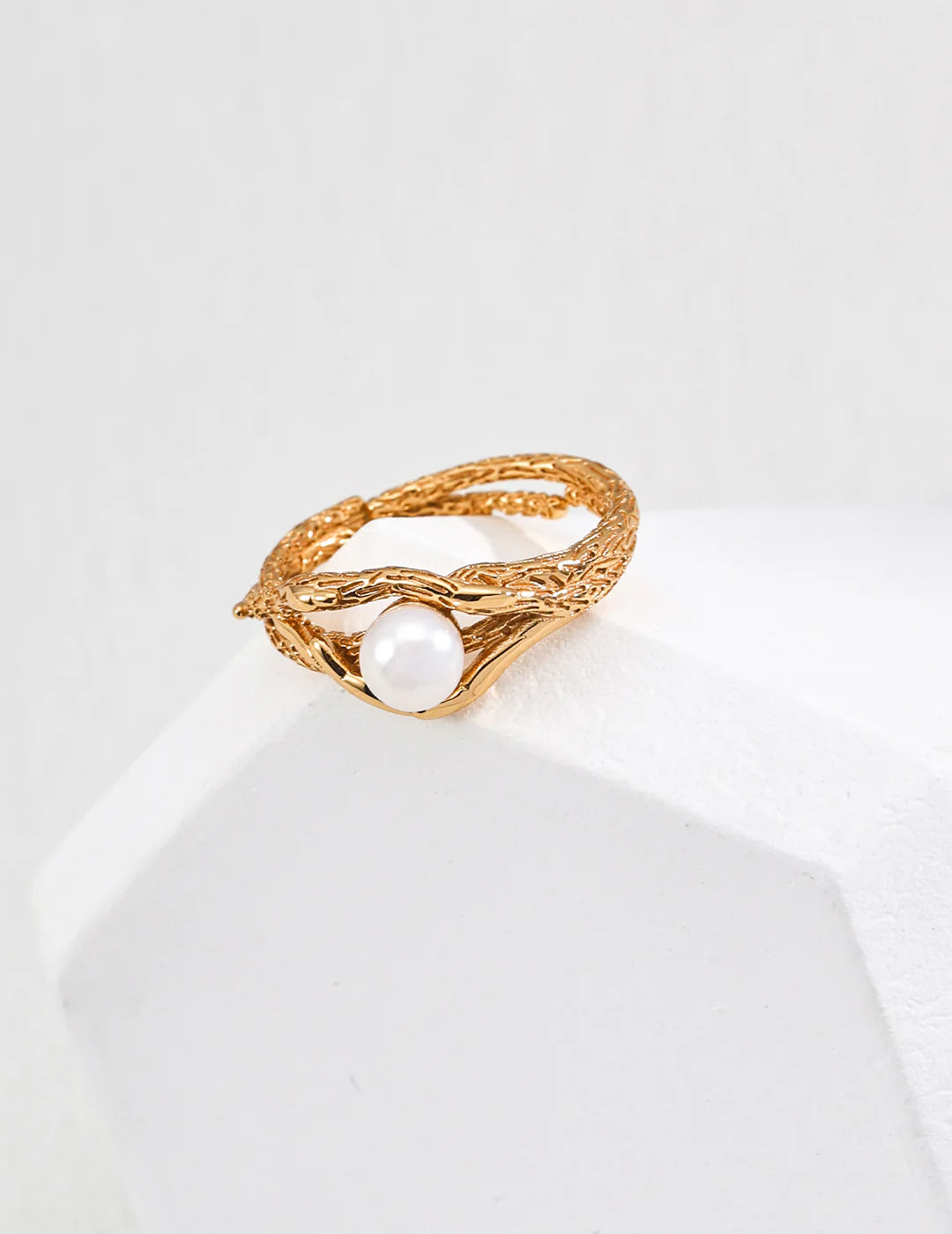 Anillo minimalista con perla natural