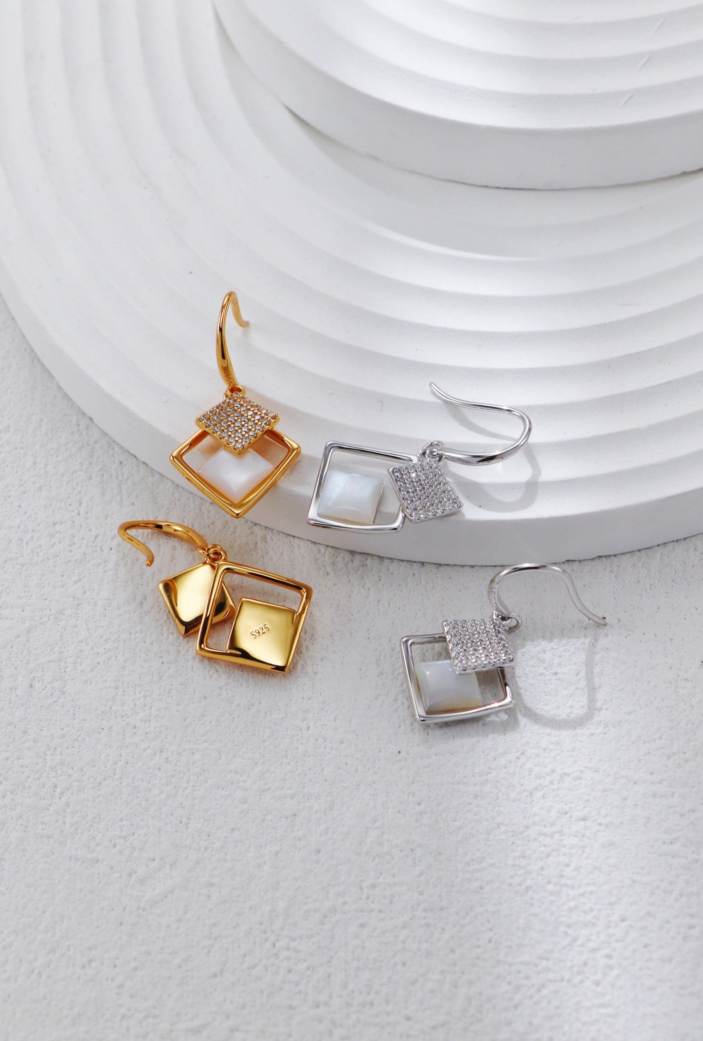 Pendientes de Nácar Blanco y Circonita