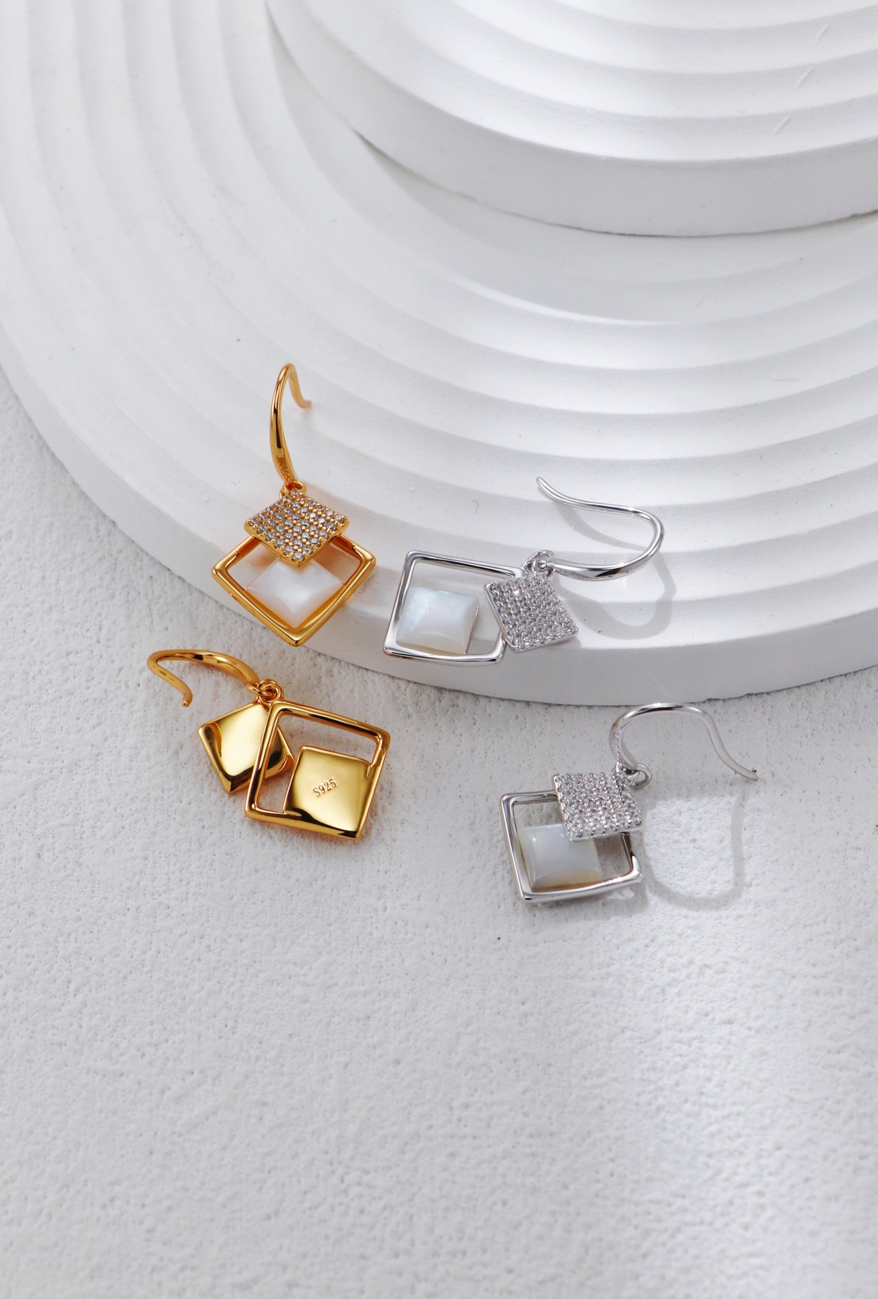 Pendientes de Nácar Blanco y Circonita