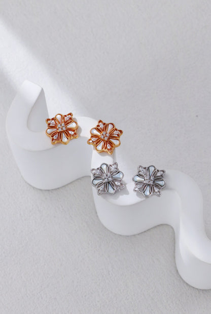 Pendientes de concha blanca con circonia cúbica